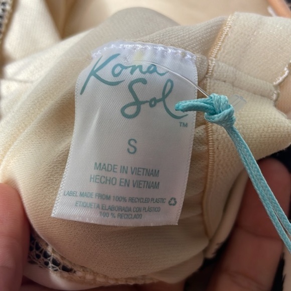 NWT Kona Sol Sz S Cream Leopard Print One Piece Cinched Medium Coverage Swimsuit - Picture 10 of 15